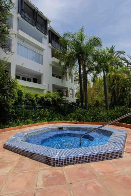 Beautiful 3bdrs Apartm. Seaviews/las Golondrinas/don Carlos Apartment Marbella